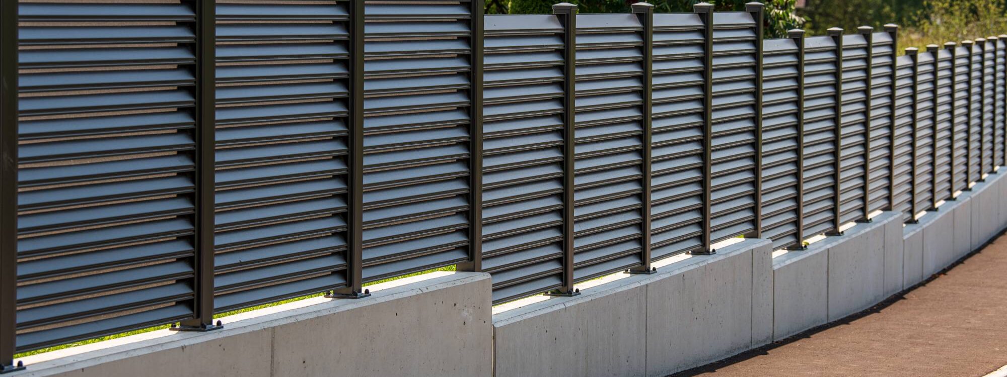 CLOTURE_ALUMINIUM 1 2000X750 | Les Couz Comment prolonger la durée de vie de sa clôture : les gestes à adopter chaque saison Cernay